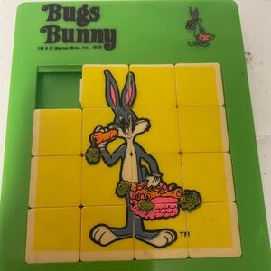 Bugs Bunny Puzzle with Carrot Design 1979